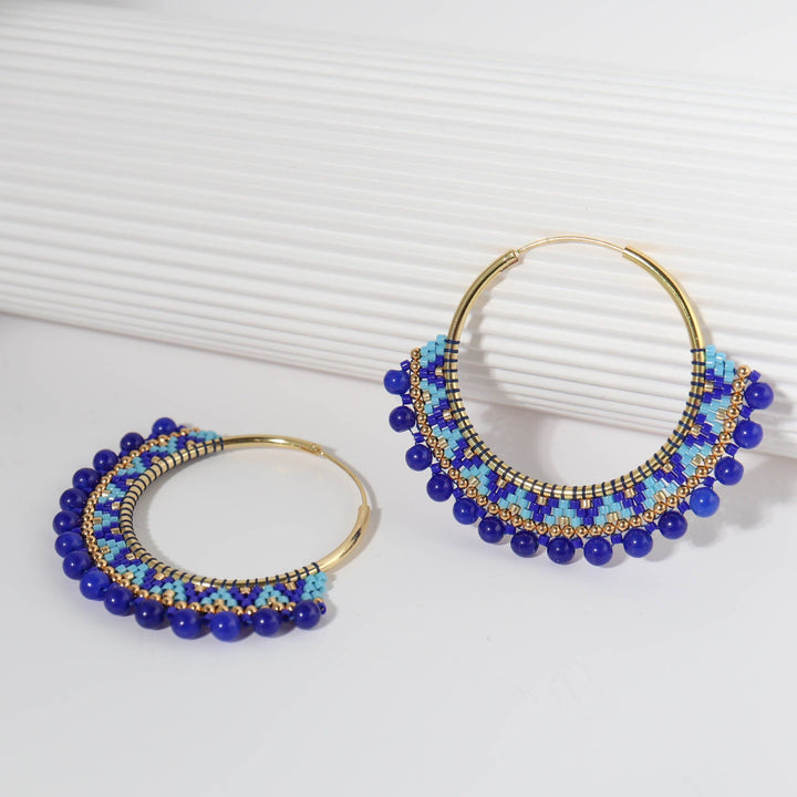 Ensemble Clia (Parure et boucles d'oreilles Clia) - boucles d'oreilles en perles Miyuki portées