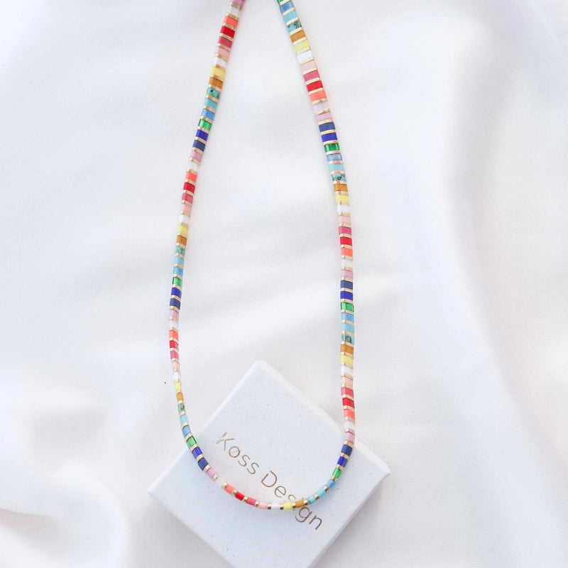 Ensemble Summer & Liv - détail des couleurs et motifs en perles Miyuki Tila