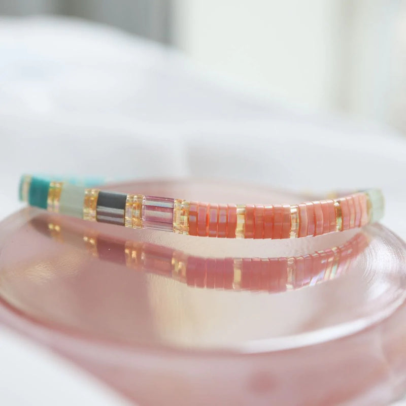 Yara - bracelet en perles Miyuki porté au poignet