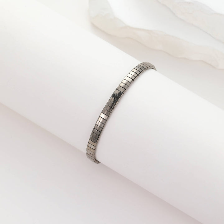 Lyna - bracelet en perles Miyuki porté au poignet