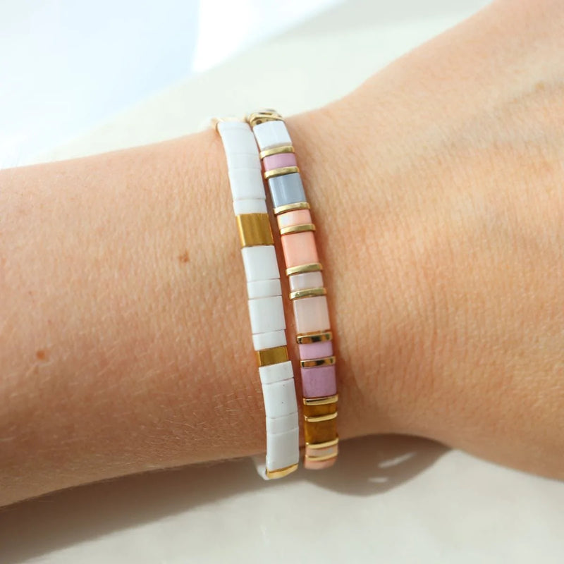 Møly - détail des couleurs et motifs en perles Miyuki Tila