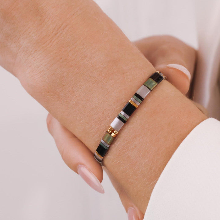 Moon - détail des couleurs et motifs en perles Miyuki Tila