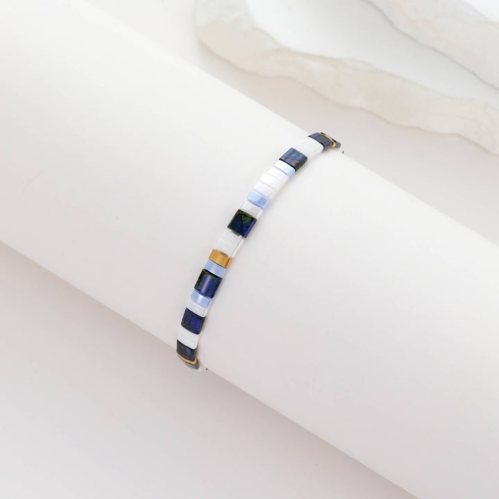 Tila - bracelet en perles Miyuki porté au poignet