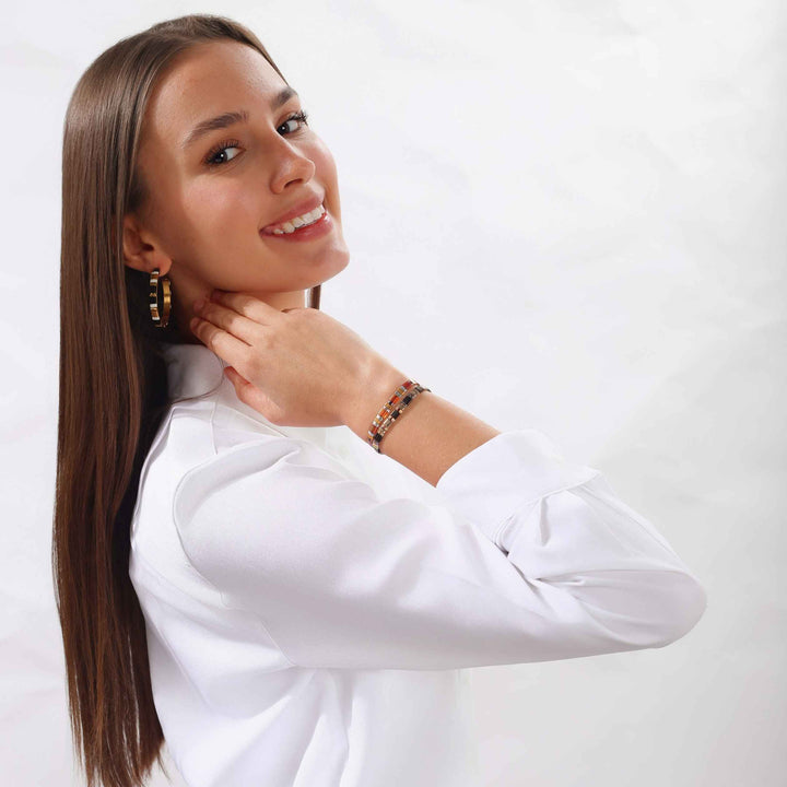 Anna - boucles d'oreilles en perles Miyuki portées