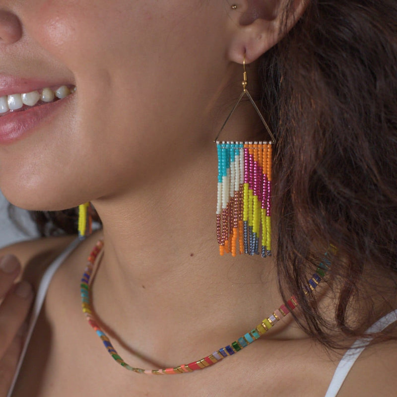 Lilou - détail des couleurs et motifs en perles Miyuki Tila