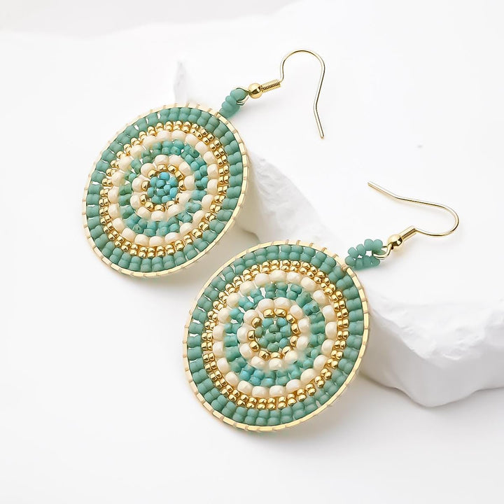 Maris - boucles d'oreilles en perles Miyuki portées