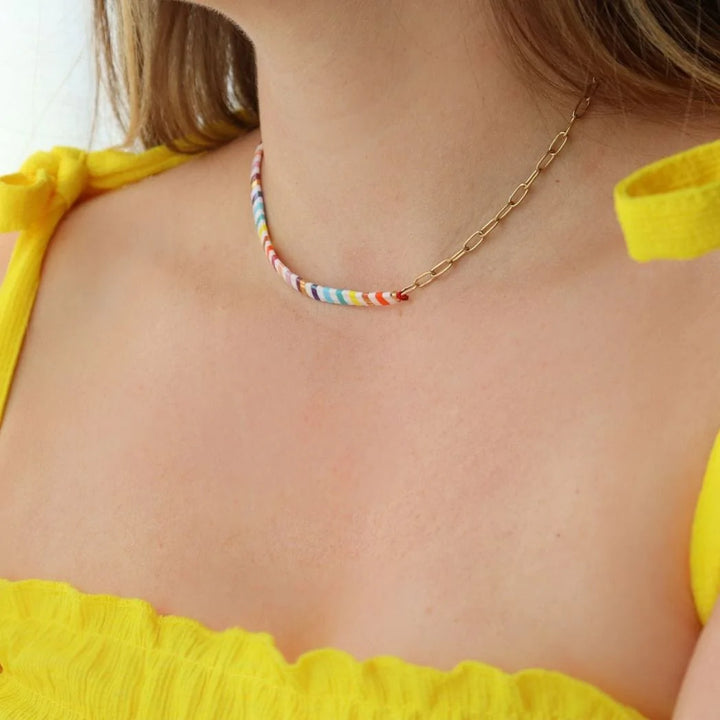 Linnea - collier en perles Miyuki porté